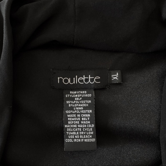 Roulette Black Scoop Neck Sleeveless Dress - Picture 5 of 5